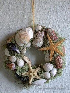 summer_nature_craft_-_natural_wreath_with_maritime_motifs.jpg